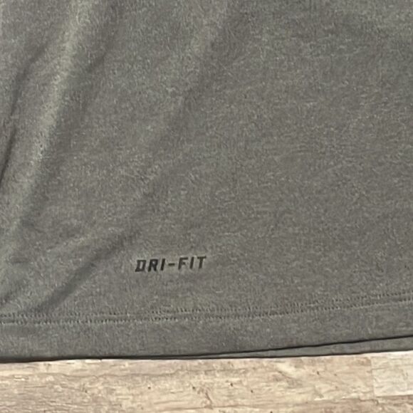 Nike top medium - Picture 4 of 6